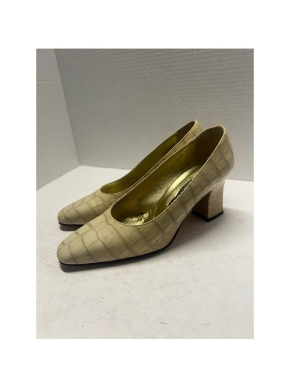 Escada Beige Croc Embossed Leather Block Heel Pumps Gold Logo Italy 36.5 6.5